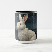 Mug Elégant lapin blanc Noël forêt enneigée (Centre)