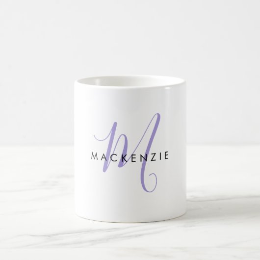 Mug Élégant Lavande Moderne Monogramme de script (Centre)