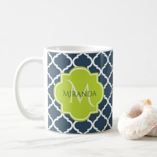 Mug Élégant Monogram Marine Green Quatrefoil et nom