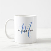 Mug Élégant Monogramme de Script bleu moderne (Gauche)