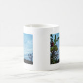 Mug Élégant Noël Holly, ciel bleu (Centre)