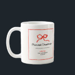 Mug Élégant Noël traditionnel arc rouge moderne<br><div class="desc">Elégant traditionnel arc rouge traditionnel multi script et serif typographie Joyeux Noël de Noël en faveur décoration chope cadeau.</div>