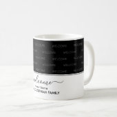 Mug Elégant Noir ACCUEIL À NOTRE MAISON Invité (Devant droit)
