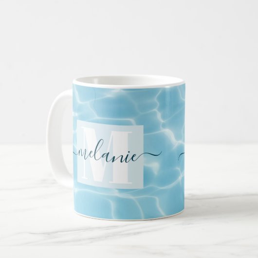 Mug Élégant script de monogramme de natation bleu (Devant gauche)