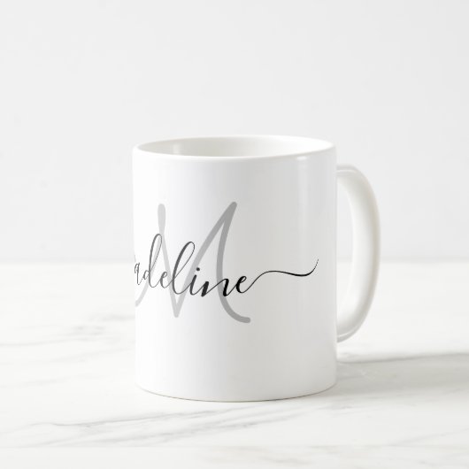 Mug Élégant Script Monogramme Nom Moderne (Devant droit)
