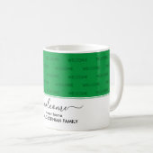 Mug Elégant vert BIENVENUE À NOTRE MAISON Invité (Devant droit)