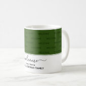 Mug Elégant vert foncé BIENVENUE À NOTRE MAISON Invité (Devant droit)