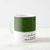 Mug Elégant vert foncé BIENVENUE À NOTRE MAISON Invité (Devant gauche)