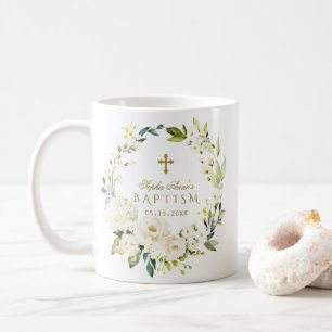Mug Élégante Fleurs de crème blanche Croix d'or Baptêm