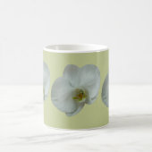 Mug Élégante floraison d'orchidées blanches (Centre)