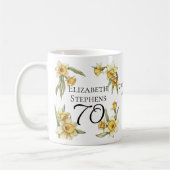 Mug Élégante jonquille jaune Floral 70e anniversaire (Gauche)
