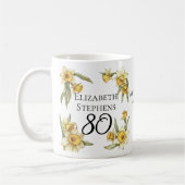 Mug Élégante jonquille jaune Floral 80e anniversaire (Gauche)