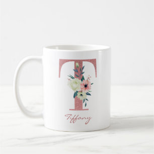 Mug Élégante lettre florale T Pink and Ivory Bouquet