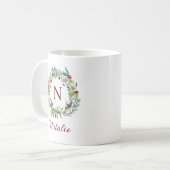 Mug Élégante verdure hivernale Bourgogne Monogramme Wr (Devant gauche)