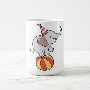 Mug Eléphant de cirque mignon sur la balle - Anniversa