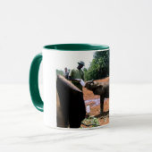 MUG ÉLÉPHANT ÉTANT CHARGÉ LE KENYA (Devant gauche)