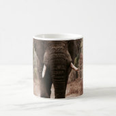 MUG ÉLÉPHANT NOIR MARCHANT SUR SABLE BROWN (Centre)