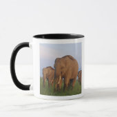 Mug Éléphants indiens dans la prairie (Gauche)