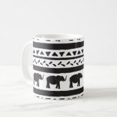 Mug Eléphants, lignes, triangles, sans couture décorat (Devant gauche)