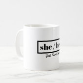 Mug Elle Est encadrée (Devant gauche)