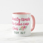 Mug Elle Fait Confiance Au Seigneur // Bible Verse (Devant droit)