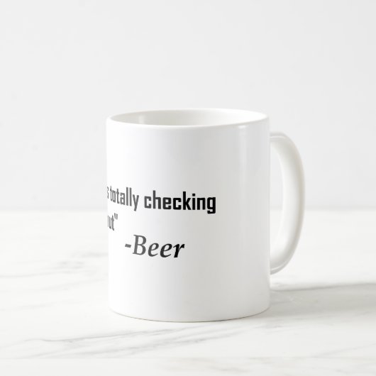 Mug "Elle vous regarde complètement" - Bière (Devant droit)