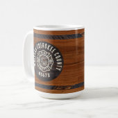 Mug emblème de pompier en bois rustique (Devant gauche)