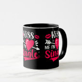 Mug Embrasse-moi Je suis célibataire Saint-Valentin (Devant droit)