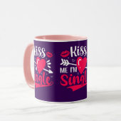 Mug Embrasse-moi Je suis célibataire Saint-Valentin (Devant gauche)
