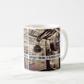 Mug EMBRASSEZ L'ÉCHEC. Exercice de musculation Motivat (Devant droit)