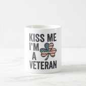 Mug Embrassez-Moi Je Suis Un Trèfle De Conception De C (Centre)