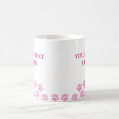 Mug Empreintes de pattes roses avec texte personnalisé (Centre)