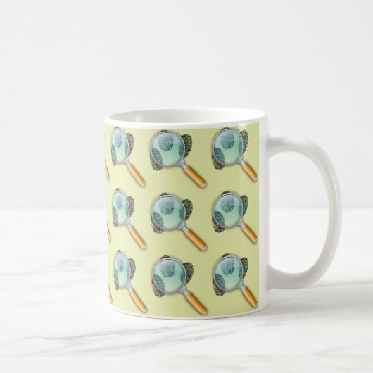 Mug empreintes digitales et loupe pour le détective (Droite)