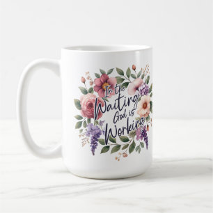 Mug En Attendant Dieu Travaille Floral Christian