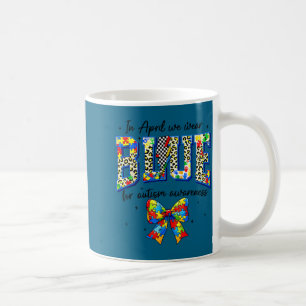 Mug En avril, porte du bleu pour la sensibilisation à