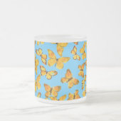 Mug en verre dépoli, Papillons d'or sur Sky Blue (Centre)