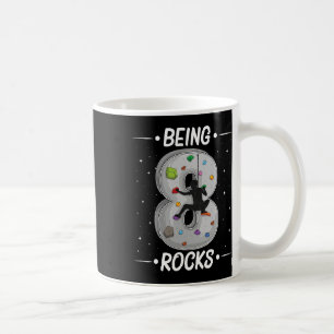 Mug Enfant de 8 ans escaladant pour son 8ème anniversa