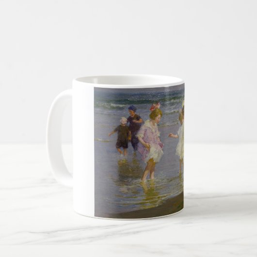 Mug Enfants marchant sur la plage (par E.H. Potthast) (Devant gauche)