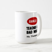 Mug Enseignant drôle dans la mauvaise humeur (Devant droit)