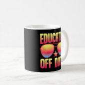 Mug Enseignant hors service Enseignant Sunglass Retro  (Devant droit)