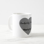 Mug "Enseignant par métier. Maman par coeur." (Devant gauche)
