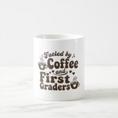 Mug Enseignant Rétro Alimenté Par Le Café Et Les Élève (Centre)