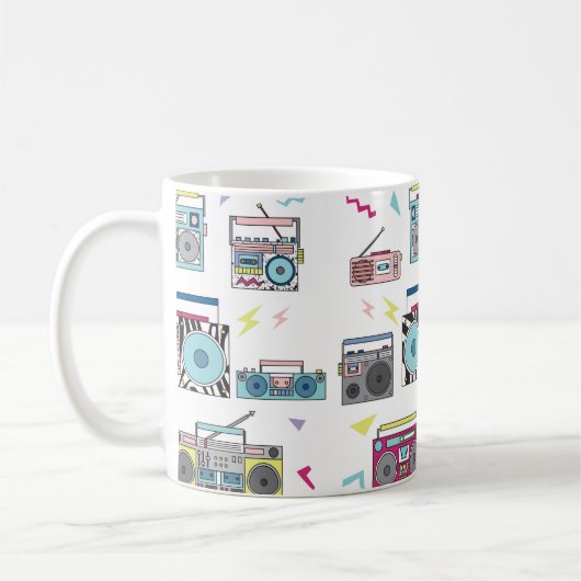 Mug Ensemble de divers lecteurs de cassettes vintages. (Gauche)