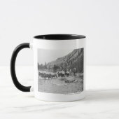 Mug Entraînement des mules de paquet à travers une (Gauche)
