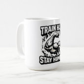 Mug Entraînez-vous dur, restez humble – Équilibre de m (Devant gauche)