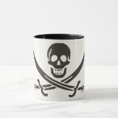 Mug Épées de crâne d'obsidienne Drapeau de pirate de C (Centre)