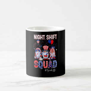 Mug Équipe de nuit scrub life infirmière patriotique 4