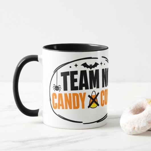 Mug Équipe drôle pas de maïs de Halloween (Avec donut)