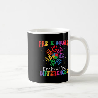 Mug Équipe Pre K embrassant les différences Autisme En