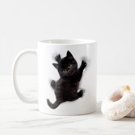 Mug Escalade de chat noir sur le dos humain (Avec donut)